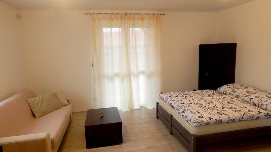 Apartmany Andrea Breclav Bagian luar foto