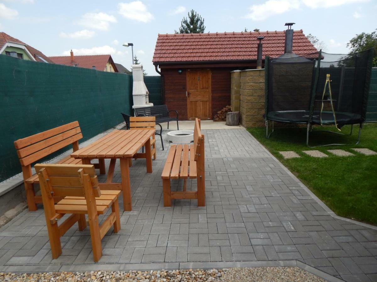 Apartmany Andrea Breclav Bagian luar foto